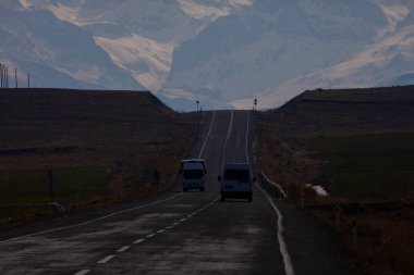 Camardi dağları ve yol manzarası, Nide Kayseri yolu..