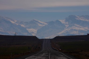 Camardi dağları ve yol manzarası, Nide Kayseri yolu..