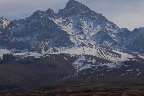Camardi mountains and road view, Nide Kayseri road.