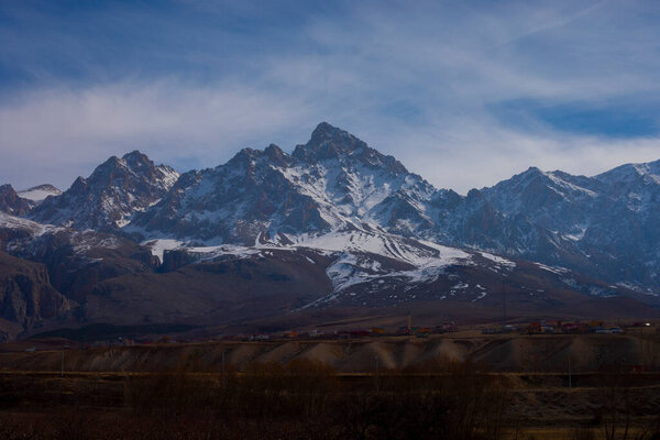 Camardi mountains and road view, Nide Kayseri road.