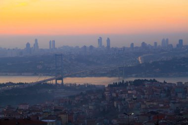 15 Temmuz Şehitler Köprüsü, eski adıyla Boğaz Köprüsü, yani Boğaz üzerine inşa edilen ilk köprü..