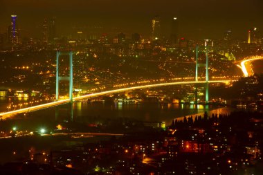 15 Temmuz Şehitler Köprüsü, eski adıyla Boğaz Köprüsü, yani Boğaz üzerine inşa edilen ilk köprü..