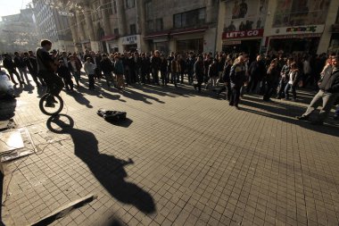 İstanbul - Türkiye: 28 Ekim 2020, İstanbul, Türkiye kentte ve ülkenin 81 ilinden birinde yer aldı. Ülkedeki en kalabalık, ekonomik, tarihsel ve sosyo-kültürel olarak en önde gelen şehirdir..