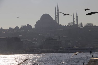 İstanbul - Türkiye: 28 Ekim 2020, İstanbul, Türkiye kentte ve ülkenin 81 ilinden birinde yer aldı. Ülkedeki en kalabalık, ekonomik, tarihsel ve sosyo-kültürel olarak en önde gelen şehirdir..