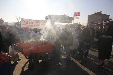 İstanbul - Türkiye: 28 Ekim 2020, İstanbul, Türkiye kentte ve ülkenin 81 ilinden birinde yer aldı. Ülkedeki en kalabalık, ekonomik, tarihsel ve sosyo-kültürel olarak en önde gelen şehirdir..