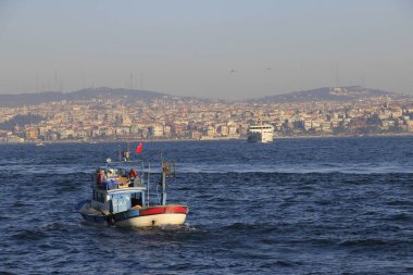 İstanbul - Türkiye: 28 Ekim 2020, İstanbul, Türkiye kentte ve ülkenin 81 ilinden birinde yer aldı. Ülkedeki en kalabalık, ekonomik, tarihsel ve sosyo-kültürel olarak en önde gelen şehirdir..