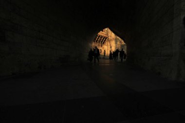 İstanbul - Türkiye: 28 Ekim 2020, İstanbul, Türkiye kentte ve ülkenin 81 ilinden birinde yer aldı. Ülkedeki en kalabalık, ekonomik, tarihsel ve sosyo-kültürel olarak en önde gelen şehirdir..