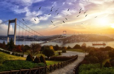 15 Temmuz Şehitler Köprüsü, eski adıyla Boğaz Köprüsü ya da Birinci Köprü, boğaza inşa edilen ilk köprü olması nedeniyle Karadeniz ile Marmara Denizi 'ni birbirine bağlayan üç asma köprüden biridir..