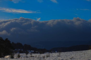 Çömlek aleti ya da pişirme aleti, genellikle kil, yumuşak toprak ve fırında pişirilmiş.