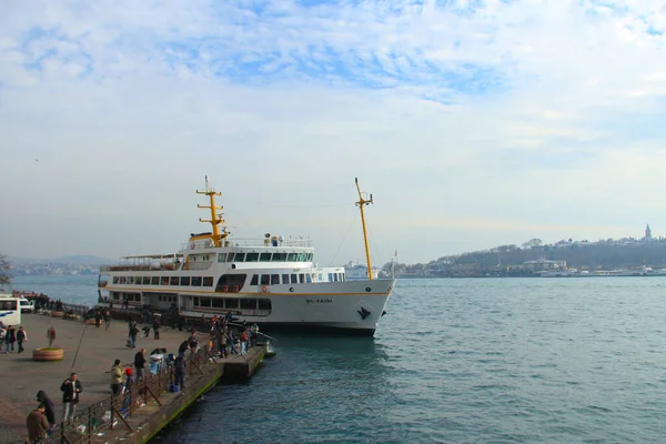 Boğazdaki yolculara 160 yıllık deneyimli feribot hizmeti veren Şehir Hatları Feribotları