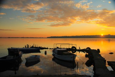 Kckcekmece, İstanbul 'un batısında yer alan bir ilçedir..