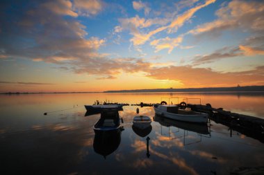 Kckcekmece, İstanbul 'un batısında yer alan bir ilçedir..