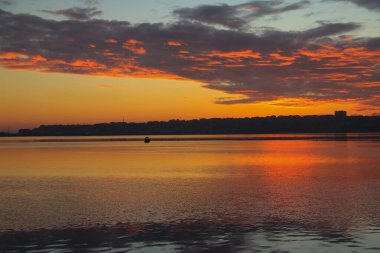 Kckcekmece, İstanbul 'un batısında yer alan bir ilçedir..