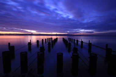 Kckcekmece, İstanbul 'un batısında yer alan bir ilçedir..