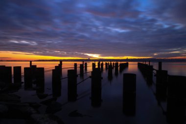 Kckcekmece, İstanbul 'un batısında yer alan bir ilçedir..