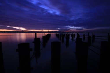 Kckcekmece, İstanbul 'un batısında yer alan bir ilçedir..