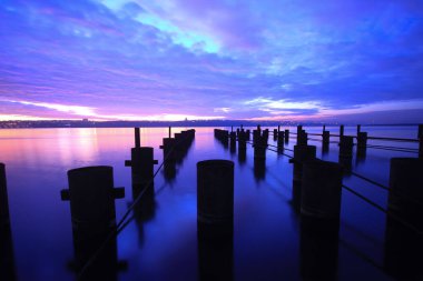 Kckcekmece, İstanbul 'un batısında yer alan bir ilçedir..