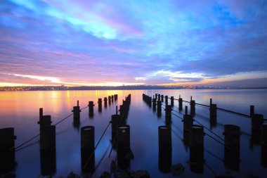 Kckcekmece, İstanbul 'un batısında yer alan bir ilçedir..