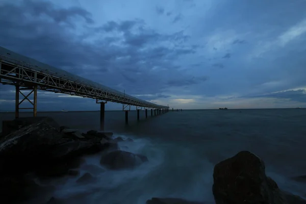 Big Symmetrical Bridge Long Exposure — Stock Photo, Image