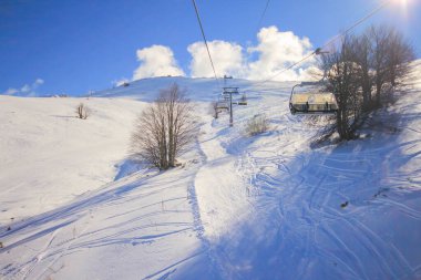 Bursa 'nın Uludağ kenti, 2543 metre yükseklikteki dağlarla ve Türkiye' nin en büyük kış sporları merkezinin doğasıyla iç içe..