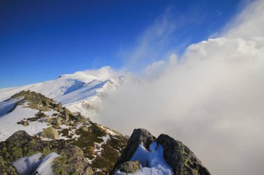 Bursa 'nın Uludağ kenti, 2543 metre yükseklikteki dağlarla ve Türkiye' nin en büyük kış sporları merkezinin doğasıyla iç içe..