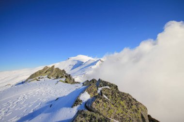 Bursa 'nın Uludağ kenti, 2543 metre yükseklikteki dağlarla ve Türkiye' nin en büyük kış sporları merkezinin doğasıyla iç içe..