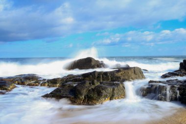 Karadeniz kıyısındaki Trakya 'da yer alan Neada' nın 22 kilometrelik bir plajı yok. Kasabadaki en popüler yer.