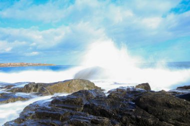 Karadeniz kıyısındaki Trakya 'da yer alan Neada' nın 22 kilometrelik bir plajı yok. Kasabadaki en popüler yer.
