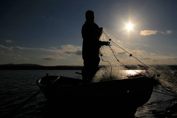 渔网和渔网技工 海岸线和工艺工人 — 图库照片