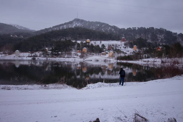 Ubuk Lake Wyróżnia Się Wśród Imponujących Szlaków Turystycznych Bolu Niepowtarzalną — Zdjęcie stockowe