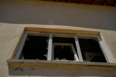 Halfeti, Sanliurfa ilinin bir ilçesidir. Şanlıurfa 'nın batısında yer almaktadır..