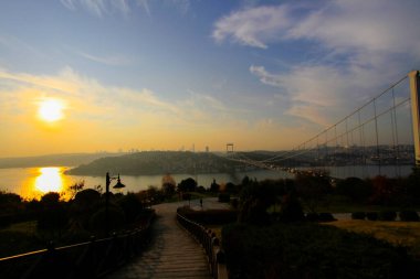 Fatih Sultan Mehmet Köprüsü, İstanbul 'un Kavack ve Hisarist ilçeleri arasında Asya ve Avrupa kıtalarını ikinci kez birleştiren asma köprü..