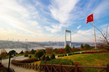 Fatih Sultan Mehmet Köprüsü, İstanbul 'un Kavack ve Hisarist ilçeleri arasında Asya ve Avrupa kıtalarını ikinci kez birleştiren asma köprü..