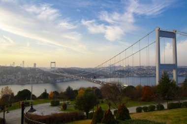 Fatih Sultan Mehmet Köprüsü, İstanbul 'un Kavack ve Hisarist ilçeleri arasında Asya ve Avrupa kıtalarını ikinci kez birleştiren asma köprü..