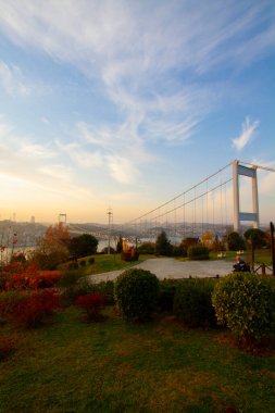 Fatih Sultan Mehmet Köprüsü, İstanbul 'un Kavack ve Hisarist ilçeleri arasında Asya ve Avrupa kıtalarını ikinci kez birleştiren asma köprü..