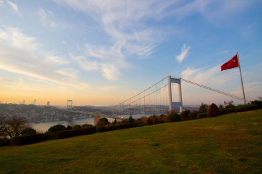 Fatih Sultan Mehmet Köprüsü, İstanbul 'un Kavack ve Hisarist ilçeleri arasında Asya ve Avrupa kıtalarını ikinci kez birleştiren asma köprü..