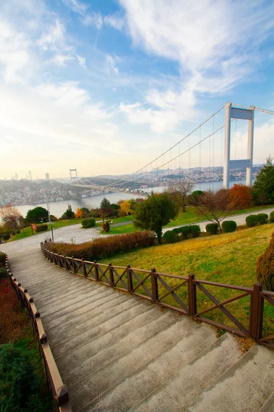 Fatih Sultan Mehmet Bridge Most Wiszący Pomiędzy Dzielnicami Kavack Hisarst — Zdjęcie stockowe