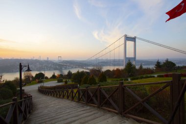 Fatih Sultan Mehmet Köprüsü, İstanbul 'un Kavack ve Hisarist ilçeleri arasında Asya ve Avrupa kıtalarını ikinci kez birleştiren asma köprü..