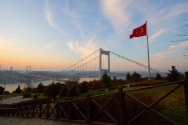 Fatih Sultan Mehmet Köprüsü, İstanbul 'un Kavack ve Hisarist ilçeleri arasında Asya ve Avrupa kıtalarını ikinci kez birleştiren asma köprü..