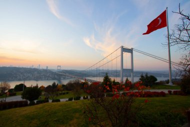 Fatih Sultan Mehmet Köprüsü, İstanbul 'un Kavack ve Hisarist ilçeleri arasında Asya ve Avrupa kıtalarını ikinci kez birleştiren asma köprü..