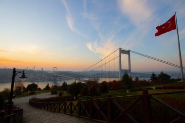 Fatih Sultan Mehmet Köprüsü, İstanbul 'un Kavack ve Hisarist ilçeleri arasında Asya ve Avrupa kıtalarını ikinci kez birleştiren asma köprü..