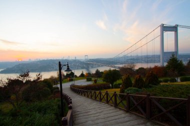 Fatih Sultan Mehmet Köprüsü, İstanbul 'un Kavack ve Hisarist ilçeleri arasında Asya ve Avrupa kıtalarını ikinci kez birleştiren asma köprü..