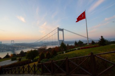 Fatih Sultan Mehmet Köprüsü, İstanbul 'un Kavack ve Hisarist ilçeleri arasında Asya ve Avrupa kıtalarını ikinci kez birleştiren asma köprü..