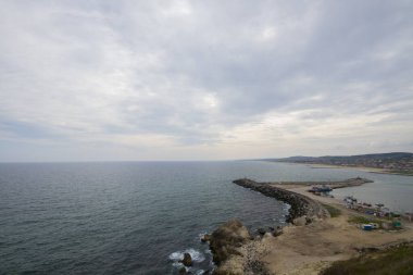 İstanbul 'un Arnavutky ilçesine bağlı Karaburun Limanı, İstanbul Boğazı' na 25-30 km uzaklıkta bulunan bir kıyı kentidir..
