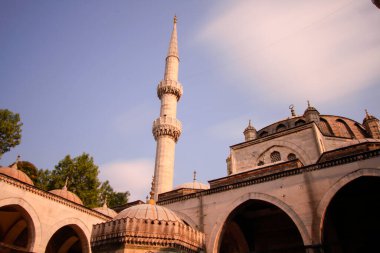 Haydarpaa Gar, İstanbul 'un Anadolu tarafının Kanky ilçesinde bulunan TCDD' nin eski ana tren istasyonu..