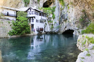 Blagaj Tekke, Bosna-Hersek 'in Mostar bölgesinde Buna Nehri' nin kaynağında yer alan Blagaj şehir merkezine yakın bir pansiyon..
