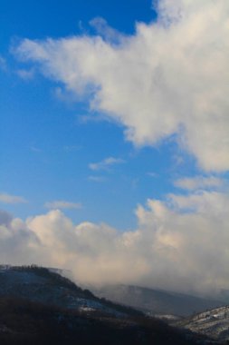 Sason, Batman ilinin bir ilçesidir. Sason, dağlar arasında kurulmuş eski bir yerleşim yeridir. Bölge merkezi Helks Dağı 'nın eteklerinde kuruldu. İlçenin girişinde şifa kaynakları var..