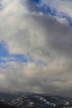 Sason, Batman ilinin bir ilçesidir. Sason, dağlar arasında kurulmuş eski bir yerleşim yeridir. Bölge merkezi Helks Dağı 'nın eteklerinde kuruldu. İlçenin girişinde şifa kaynakları var..