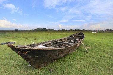 Türkiye 'nin Ege bölgesinde yer alan Glmarmarmara, Manisa ilinin bir ilçesidir. Glmarmarmara. Manisa ilinin en küçük illerinden biridir ve adını ilçenin sınırları içinde yer alan Marmara Gölü 'nden alır.. 