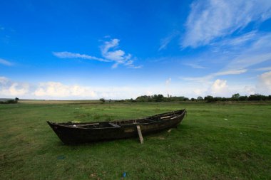 Türkiye 'nin Ege bölgesinde yer alan Glmarmarmara, Manisa ilinin bir ilçesidir. Glmarmarmara. Manisa ilinin en küçük illerinden biridir ve adını ilçenin sınırları içinde yer alan Marmara Gölü 'nden alır.. 